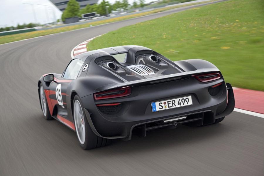  Porsche 918 Spyder 2015 года  (фото 19 из 32)